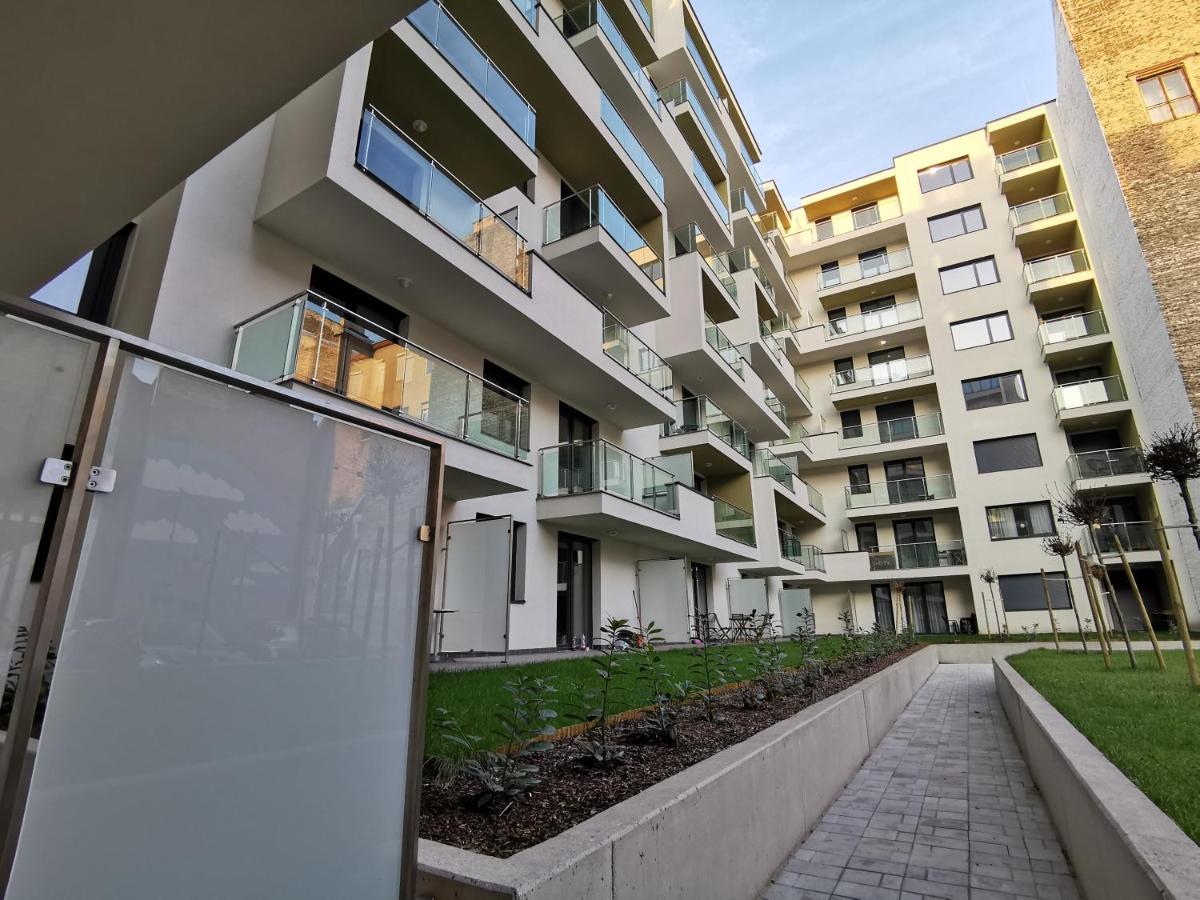 Apartment Terrace,1285634236:JPEG